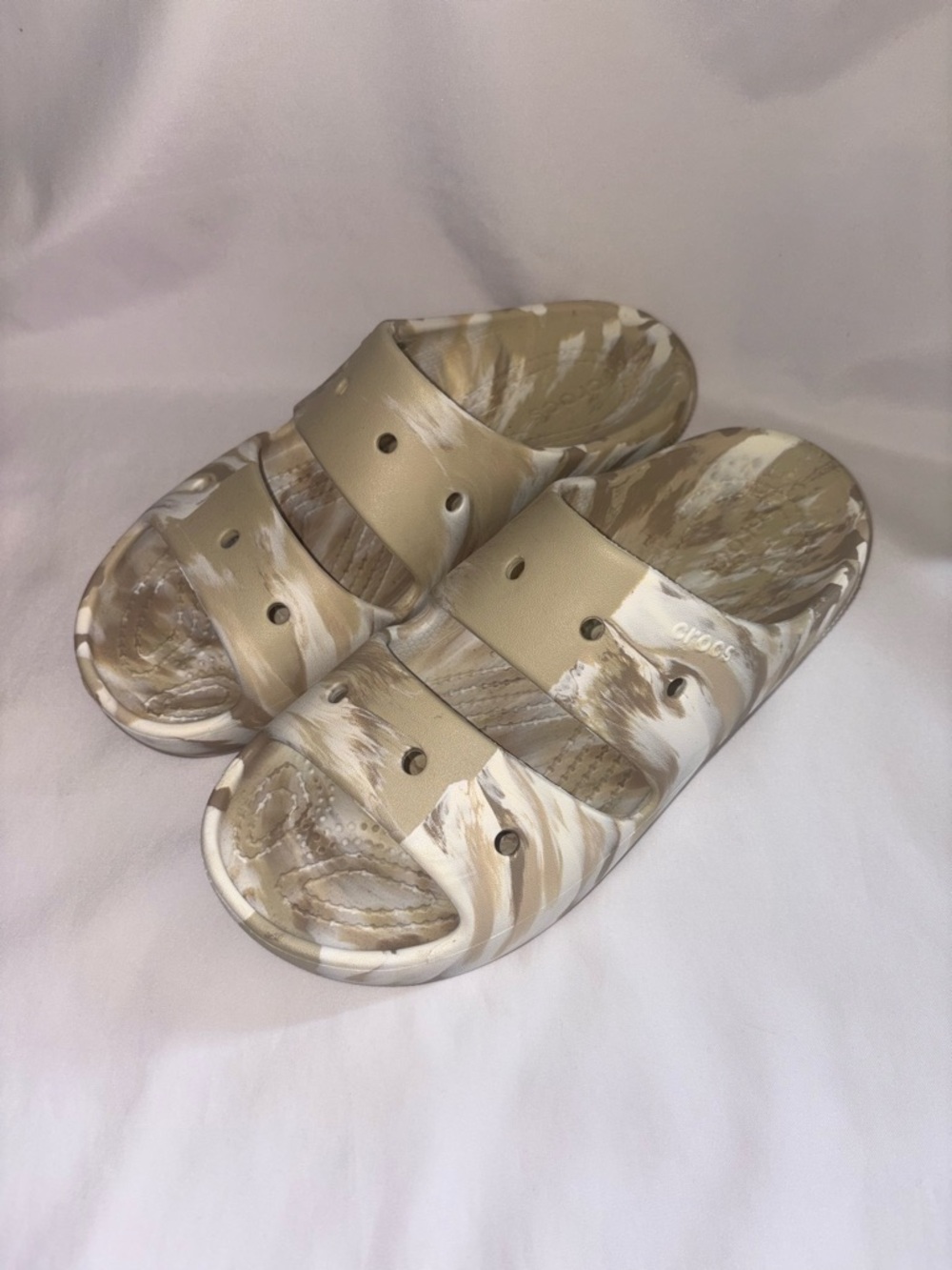 Crocs Tan Marble Slide Sandals Women’s 9 / Men’s 7 Neutral Lightweight Comfort